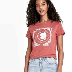 🏺 Zoe + Liv Rust Graphic Tee 🏺